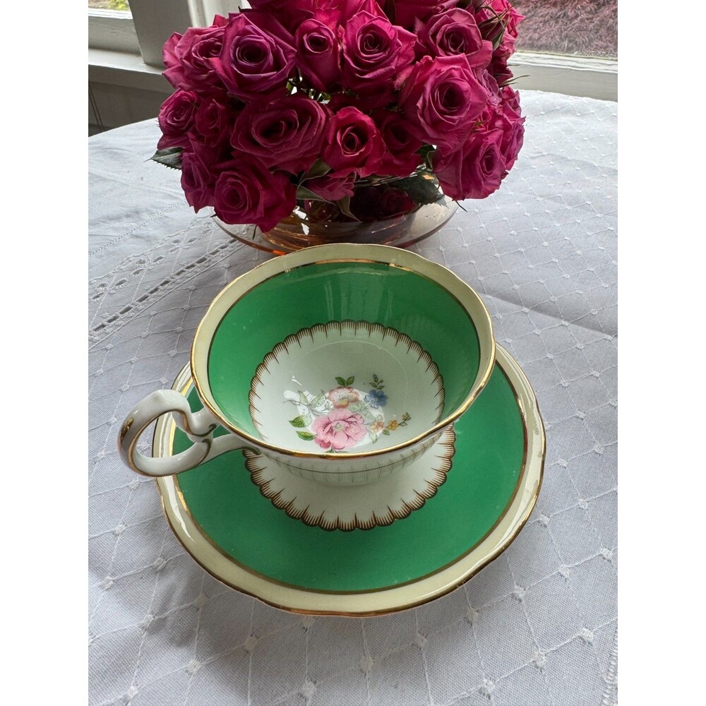 Aynsley Bone China Teacup and Saucer, Apple Green, England, 1930s Art Deco Core